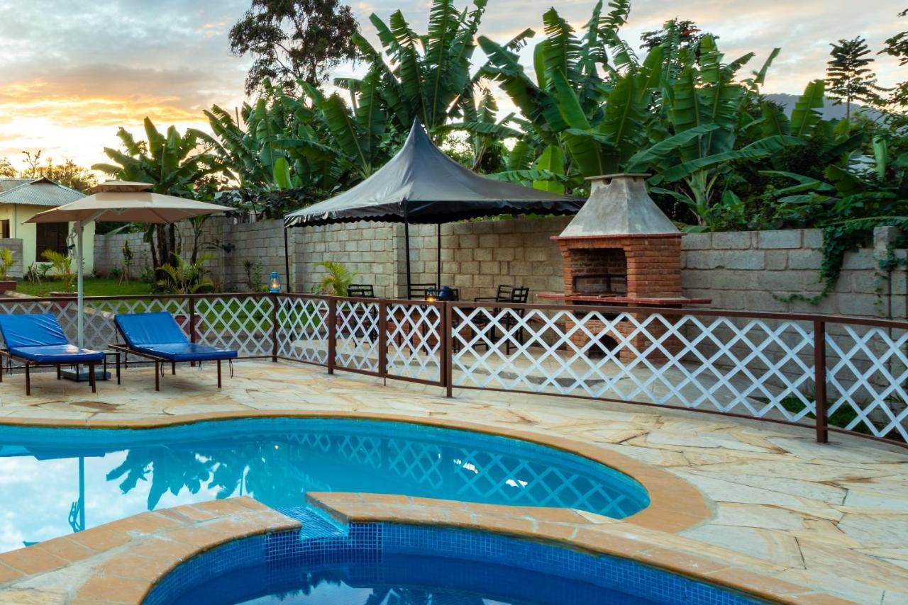 Rayan Apartments & Safaris Arusha Buitenkant foto