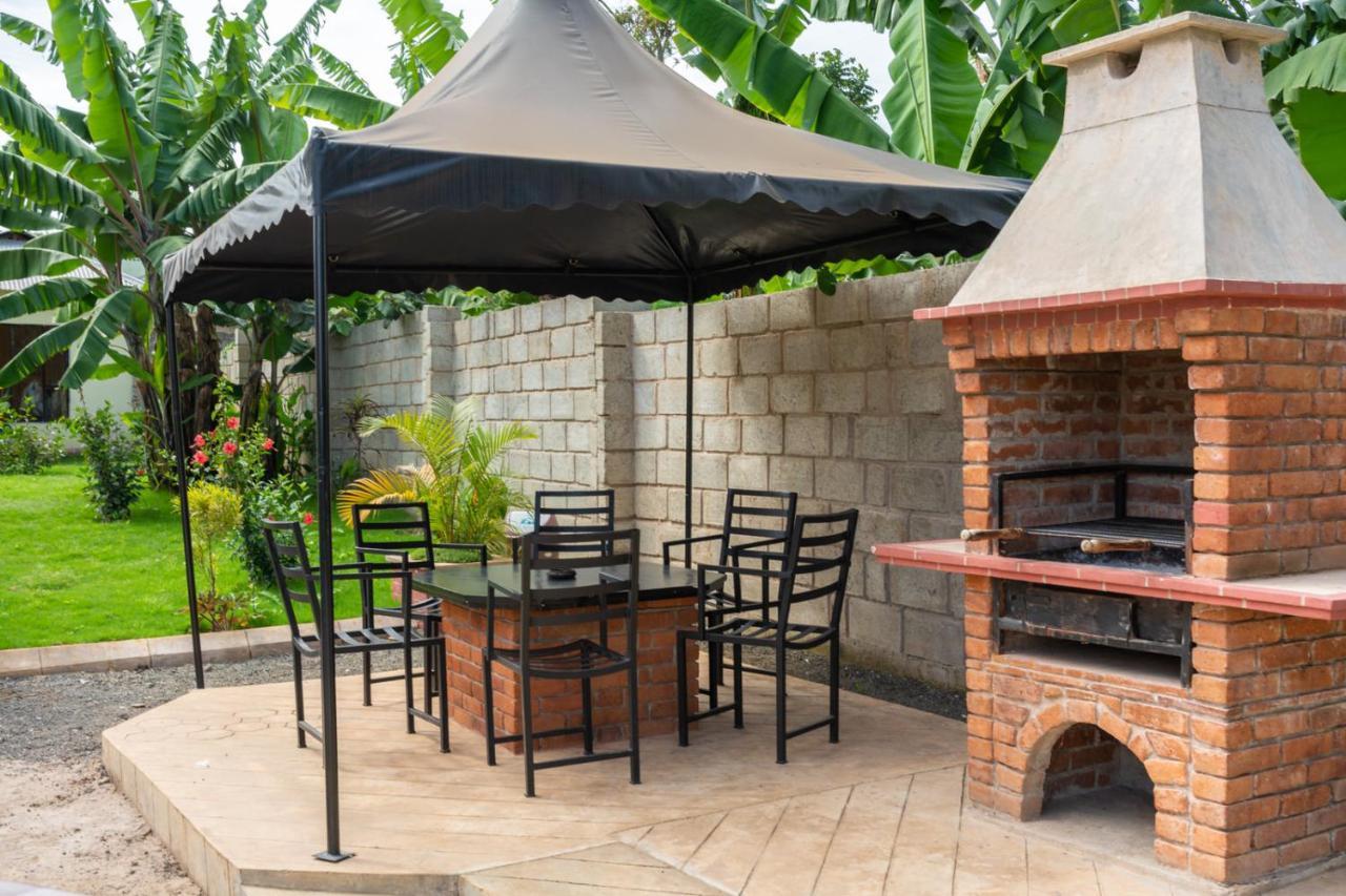 Rayan Apartments & Safaris Arusha Buitenkant foto